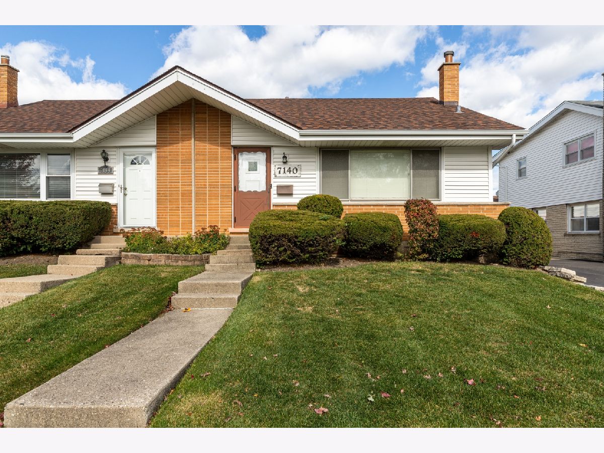 Townhomes & Homes Sold Chesterfield Gardens Niles Illinois, 7140 Greenleaf