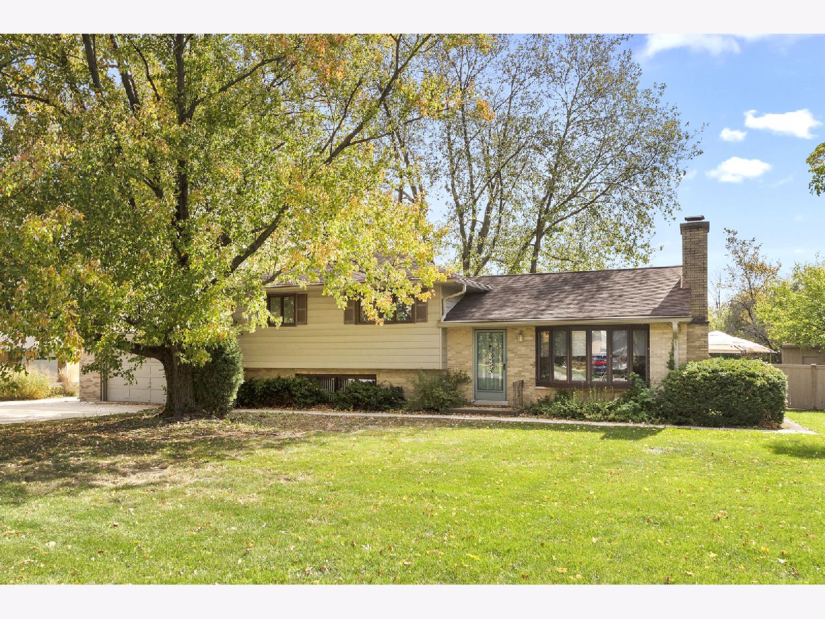 Homes Sold Naperville Country Estates Naperville Illinois, 25W201 Highview