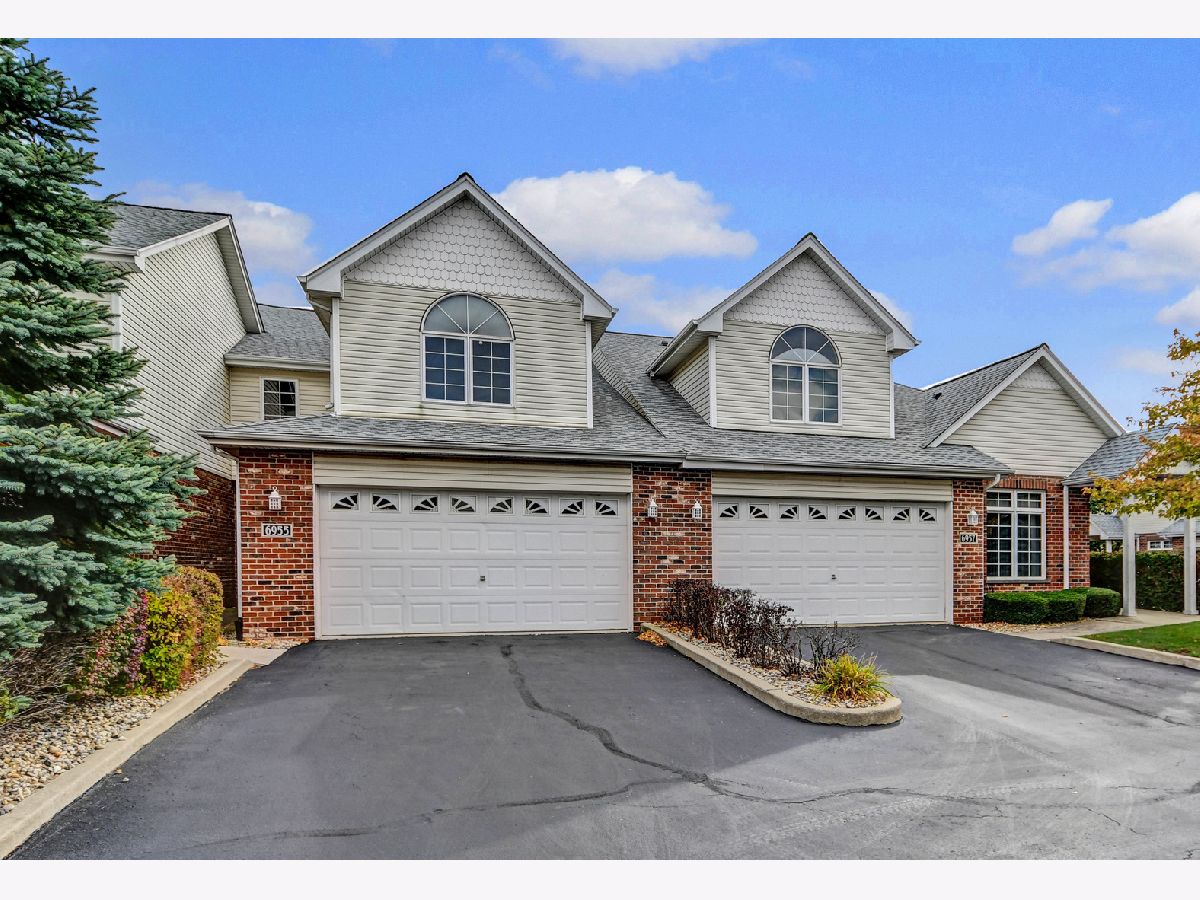 Townhomes Sold Dunraven Place Tinley Park Illinois, 6955 Margaret Courtyard