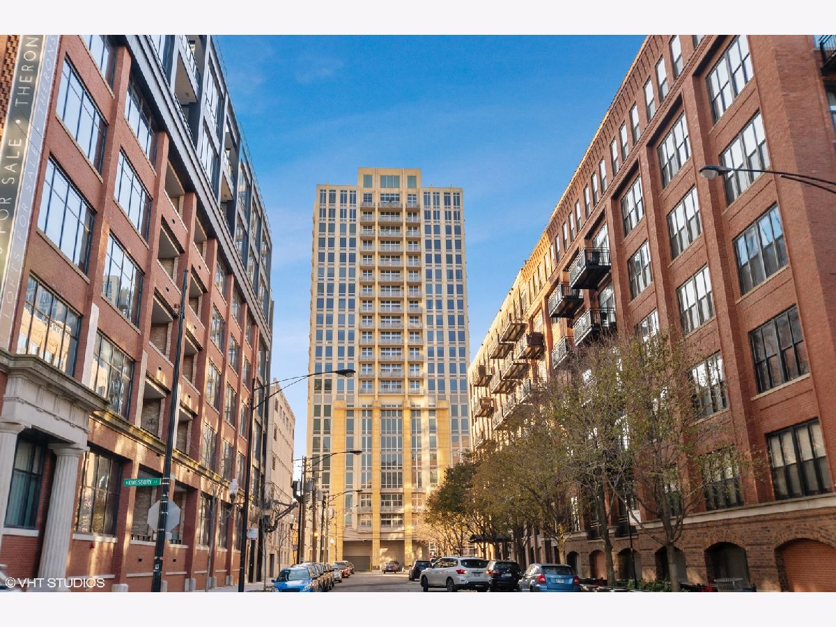 Condominiums Rented River Place On The Park Chicago Illinois, 700 Larrabee