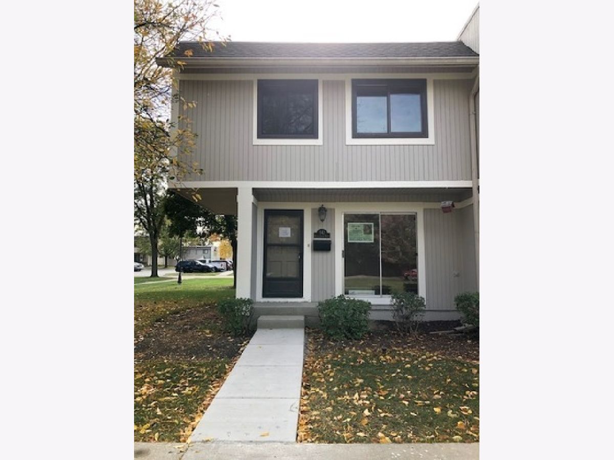 Quail Creek Grayslake IL, Townhomes For Sale & For Rent | Sadie Winter