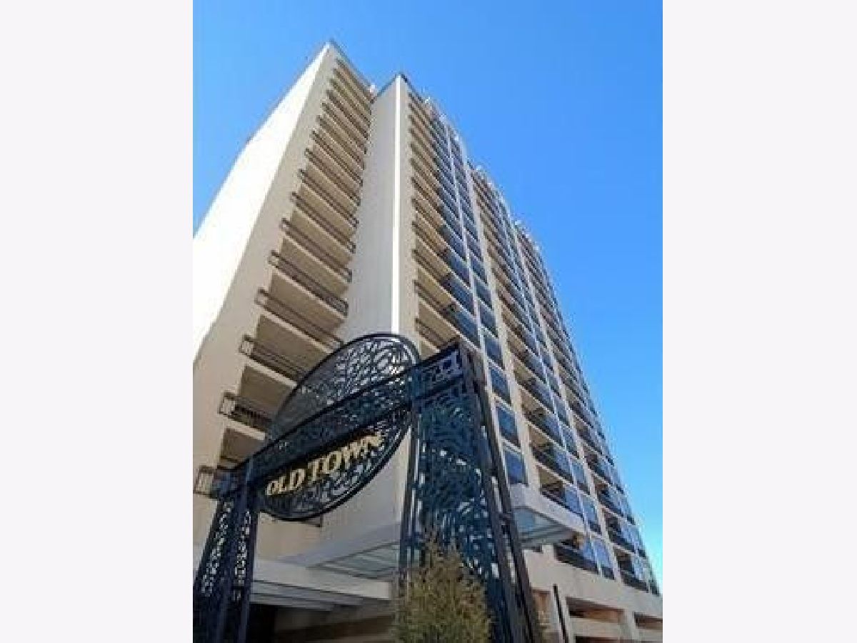 Condominiums Rented Neapolitan Chicago Illinois, 1212 Wells