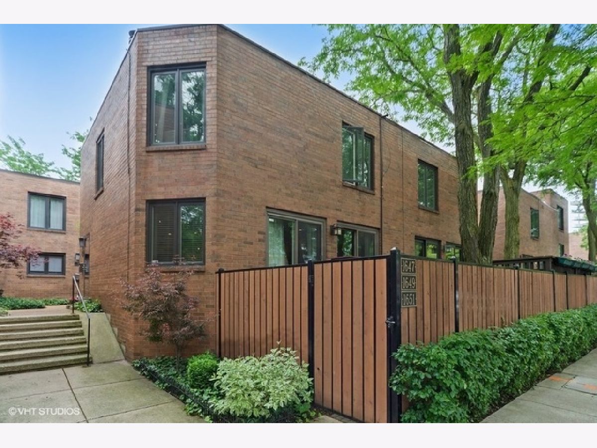 Townhomes Sold Clusters On Vine Chicago Illinois, 1649 Vine