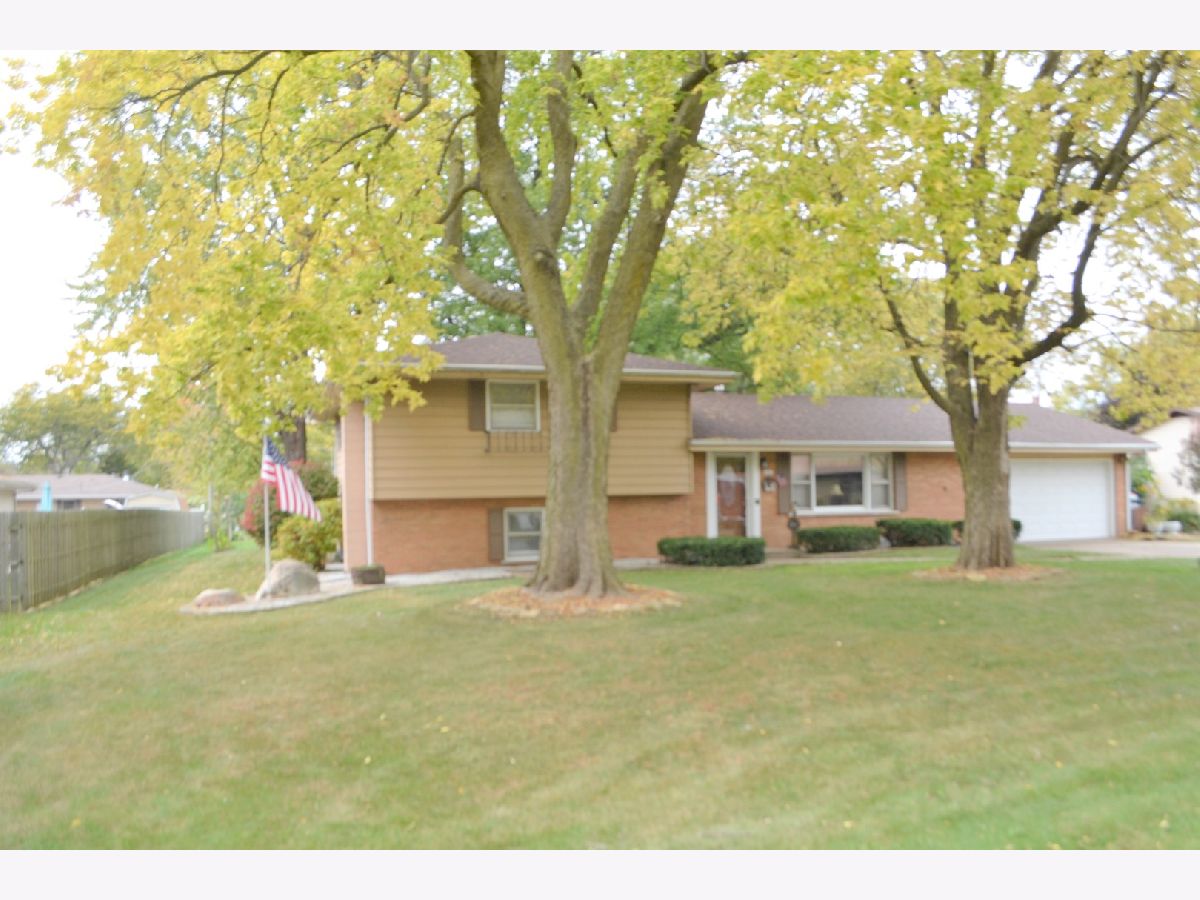 Homes Sold Heil Estates Kankakee Illinois, 818 Western Hills