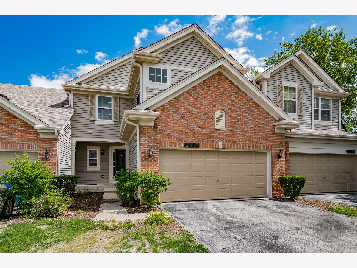 Townhomes & Condos Sold Westfield Pines Glendale Heights Illinois, 2013 Juniper