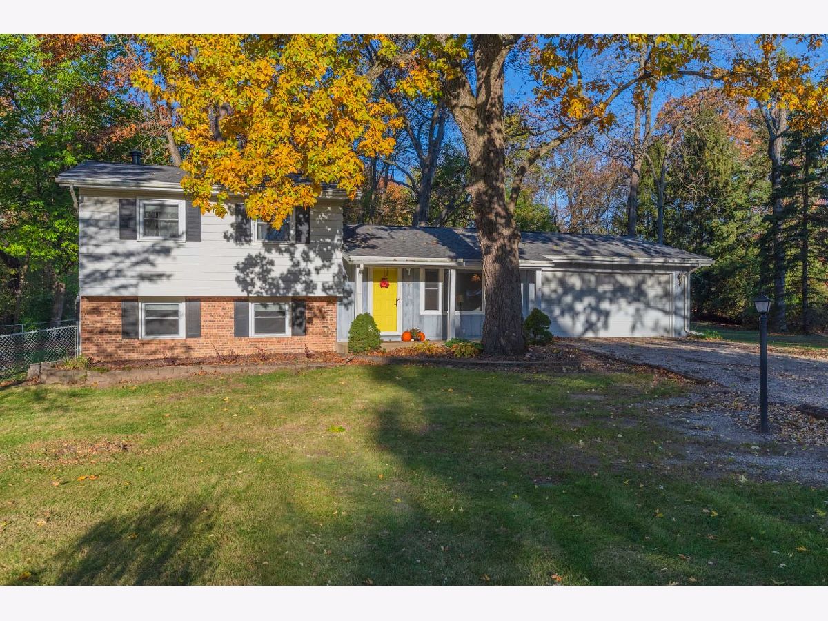 Homes Sold Country Estates Bloomington Illinois, 8402 Carriage Hills
