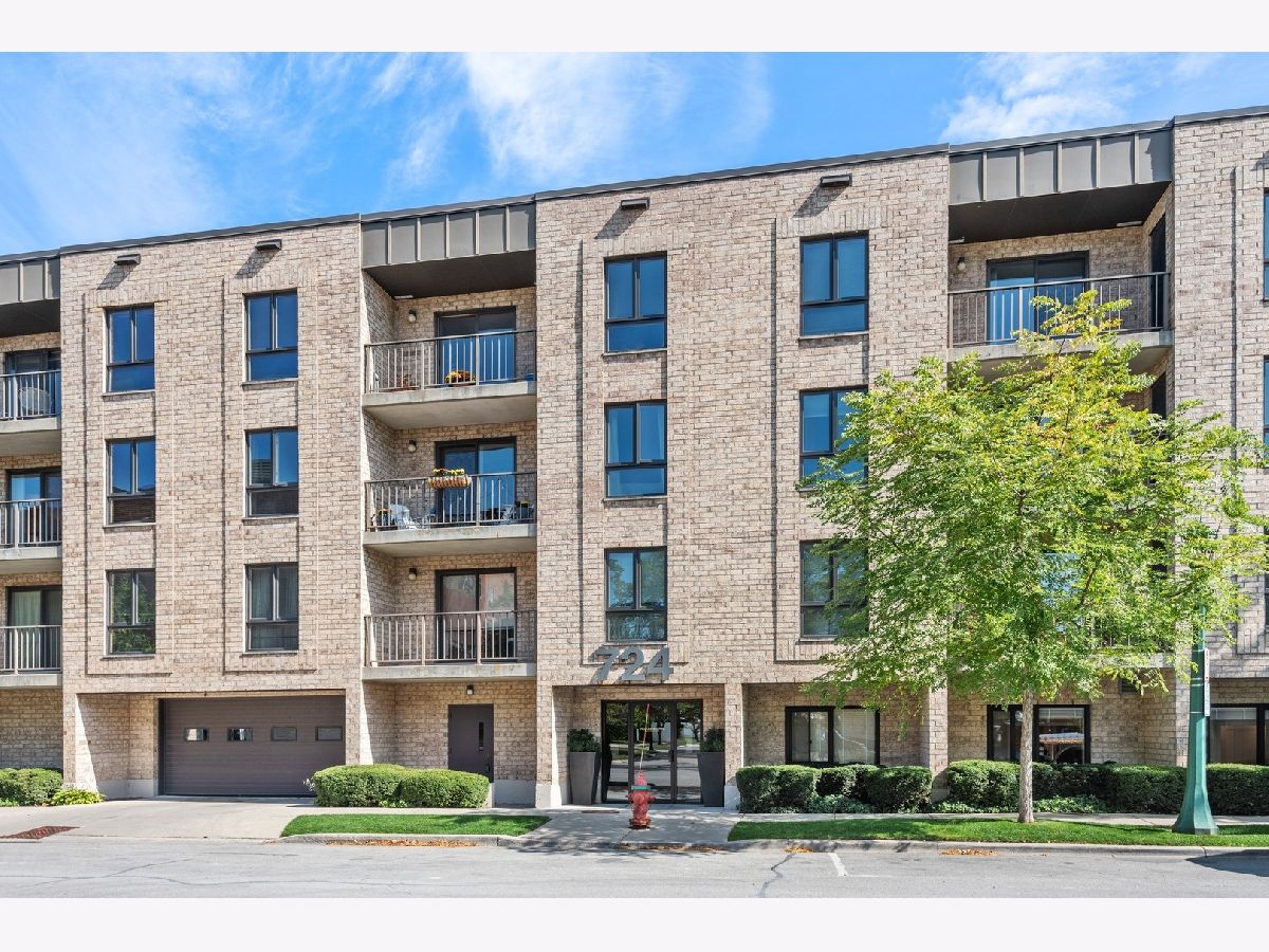 Condominiums & Homes Sold Village Centre Wilmette Illinois, 724 12th