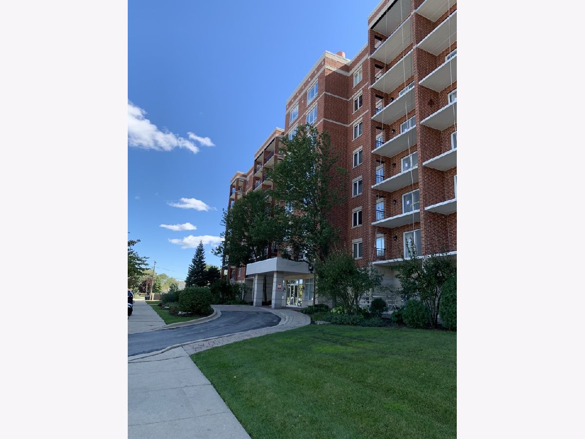 Condominiums & Homes Rented Cumberland Crossing Chicago Illinois, 5555 Cumberland