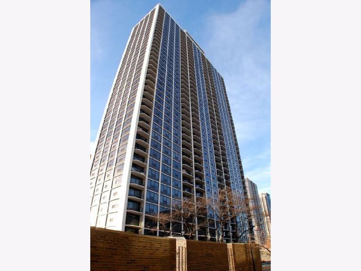 Condominiums Rented James House Chicago Illinois, 1560 Sandburg