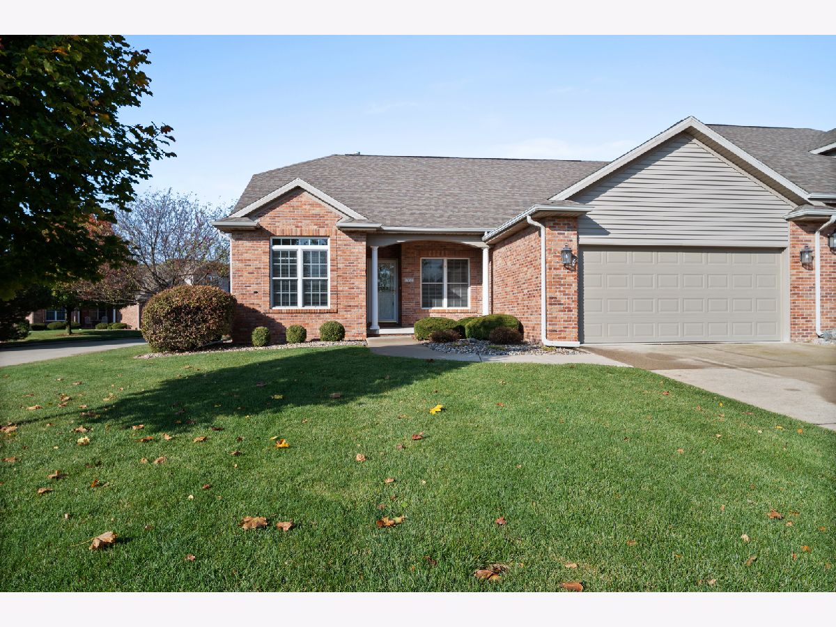 Spring Ridge Bloomington IL, Condos & Townhomes & Homes For Sale & For