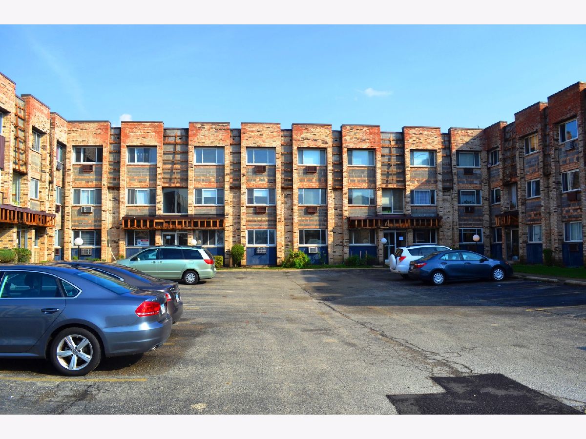 Condominiums Sold Honey Bee Chicago Illinois, 8635 Foster