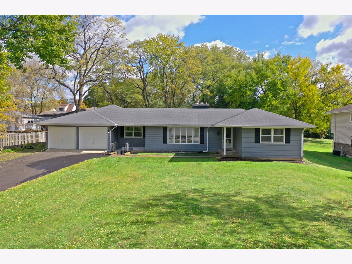 Homes Sold Mcintosh Barrington Illinois, 909 Hough