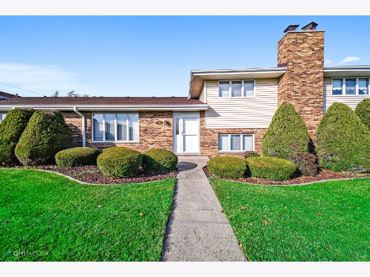 Silver Lake Villas Orland Park IL, Townhomes & Condos For Sale & For