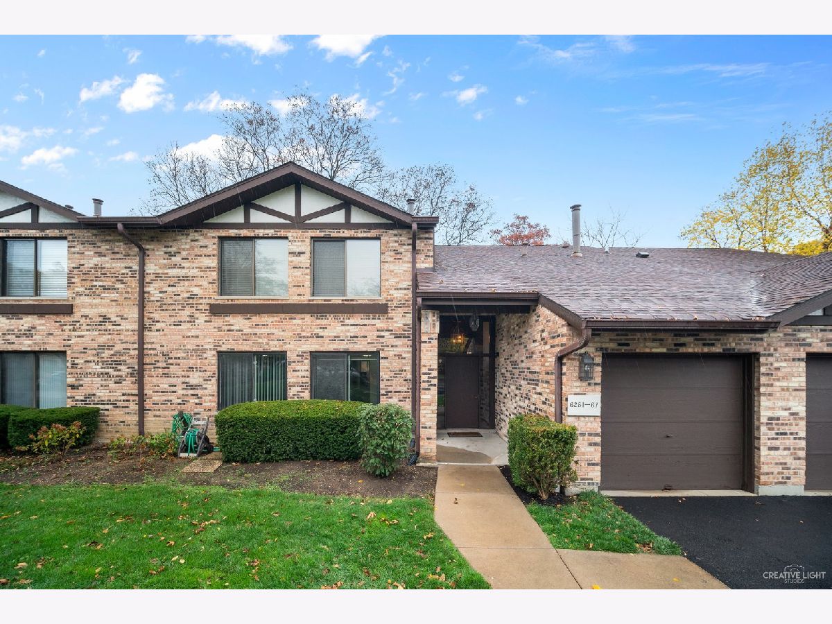 Condominiums Sold Oaks Of Green Trail Lisle Illinois, 6261 Trinity