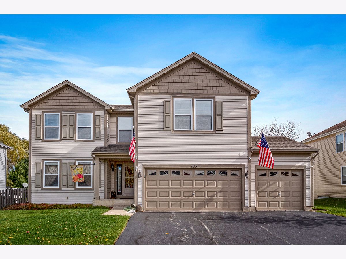 Homes Sold Doral Ridge Estates Marengo Illinois, 703 Spring