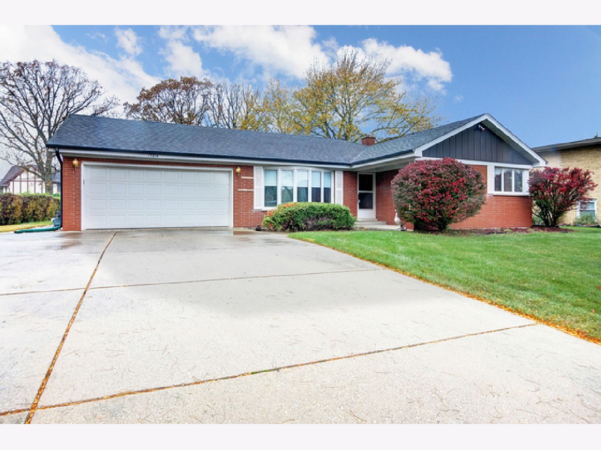 Homes Sold Austin View Palos Heights Illinois, 12514 Moody