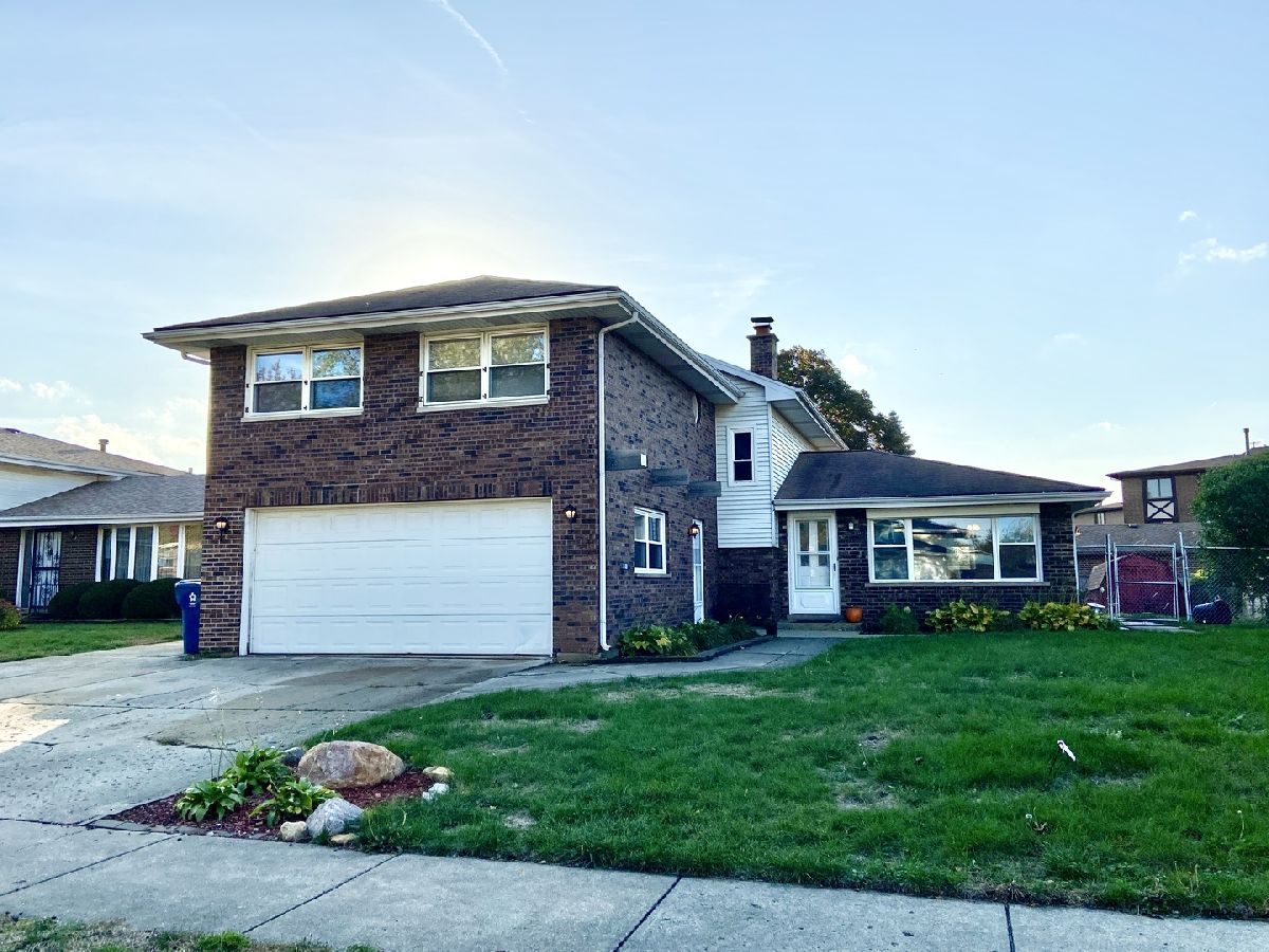 Homes Sold Oakwood Hills Palos Hills Illinois, 10530 Tod