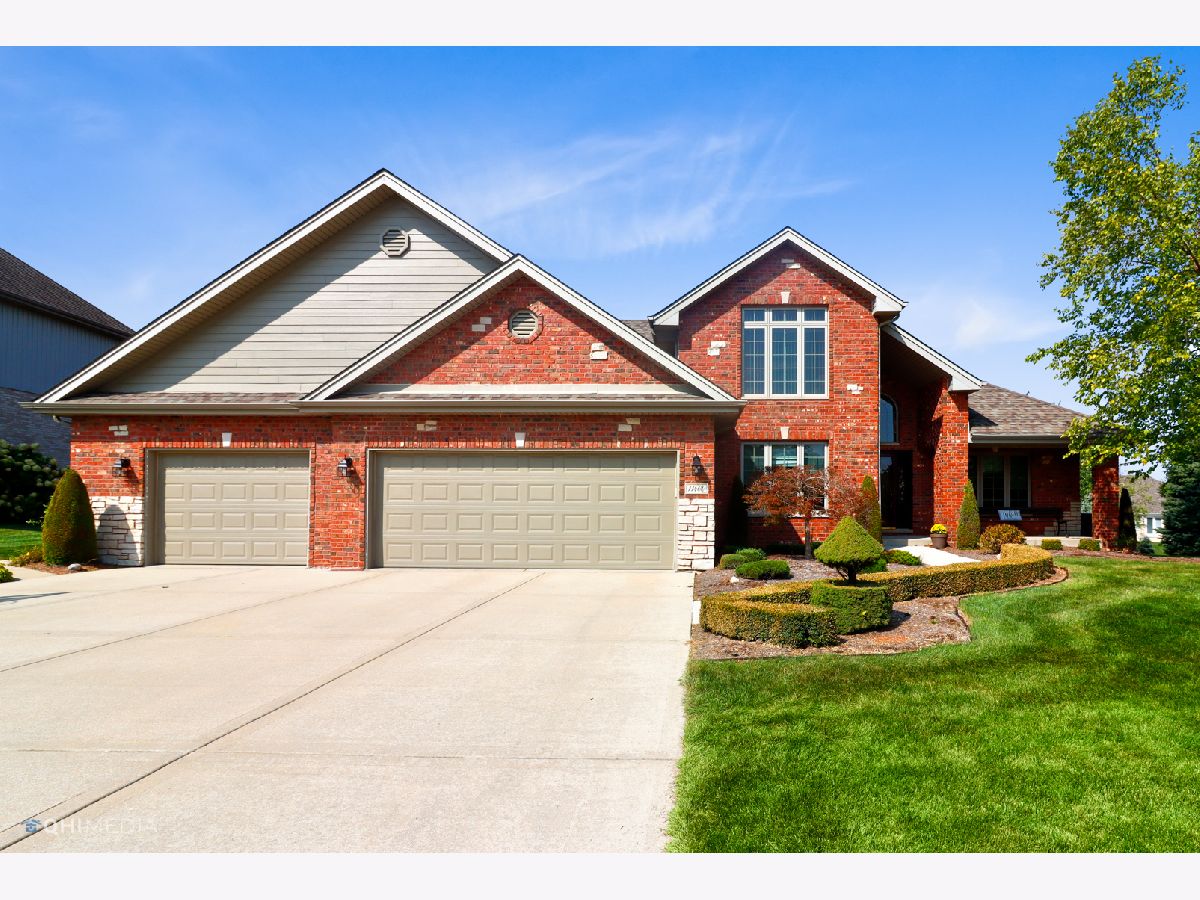 Homes & Condos & Townhomes Sold Old Castle South Mokena Illinois, 11400 Stratford