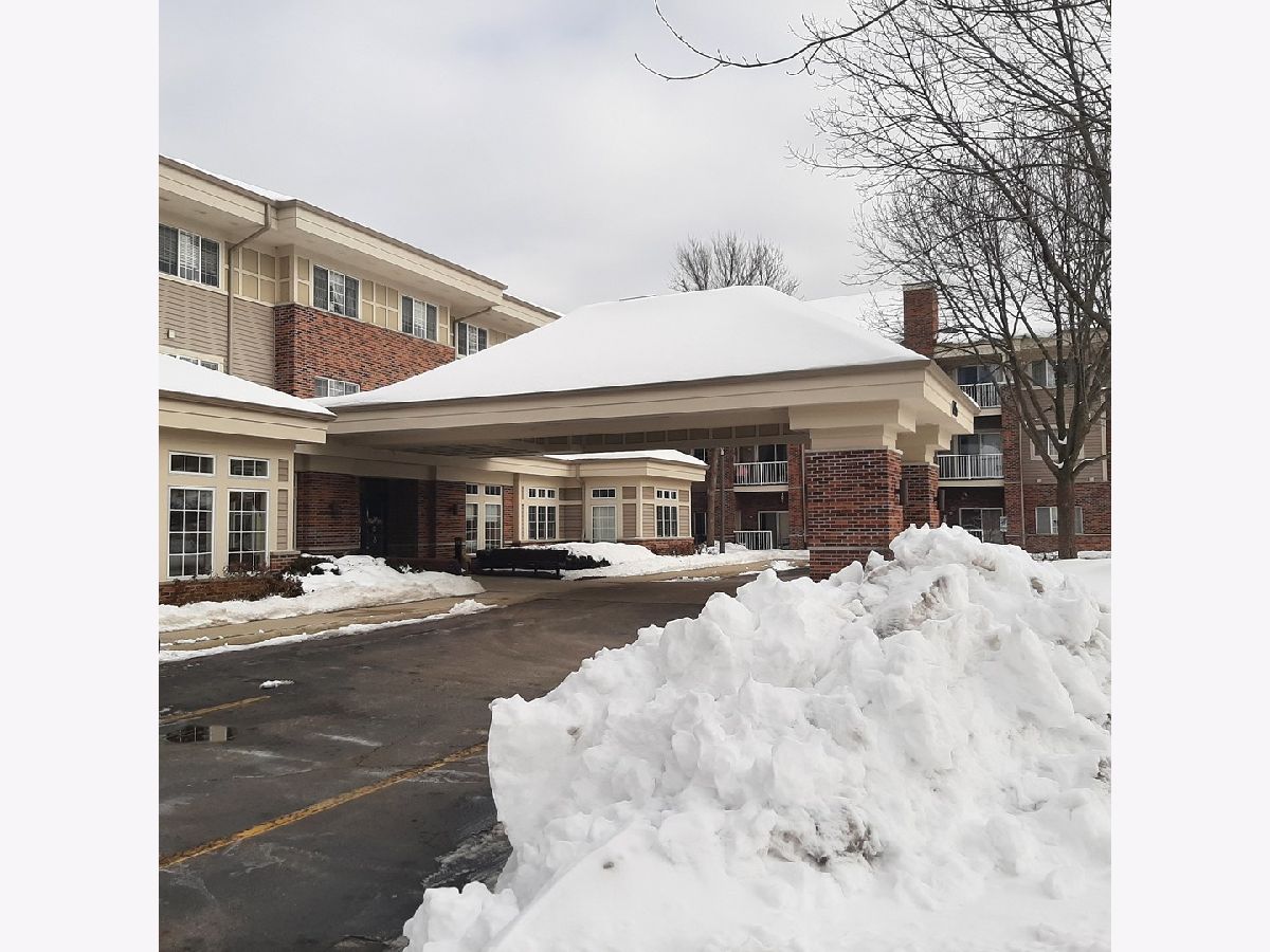 Condominiums Rented Village Green Of East Dundee East Dundee Illinois, 605 Barrington