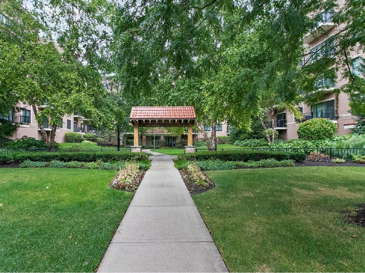 Condominiums Sold Arbor Court Oak Lawn Illinois, 5100 96th