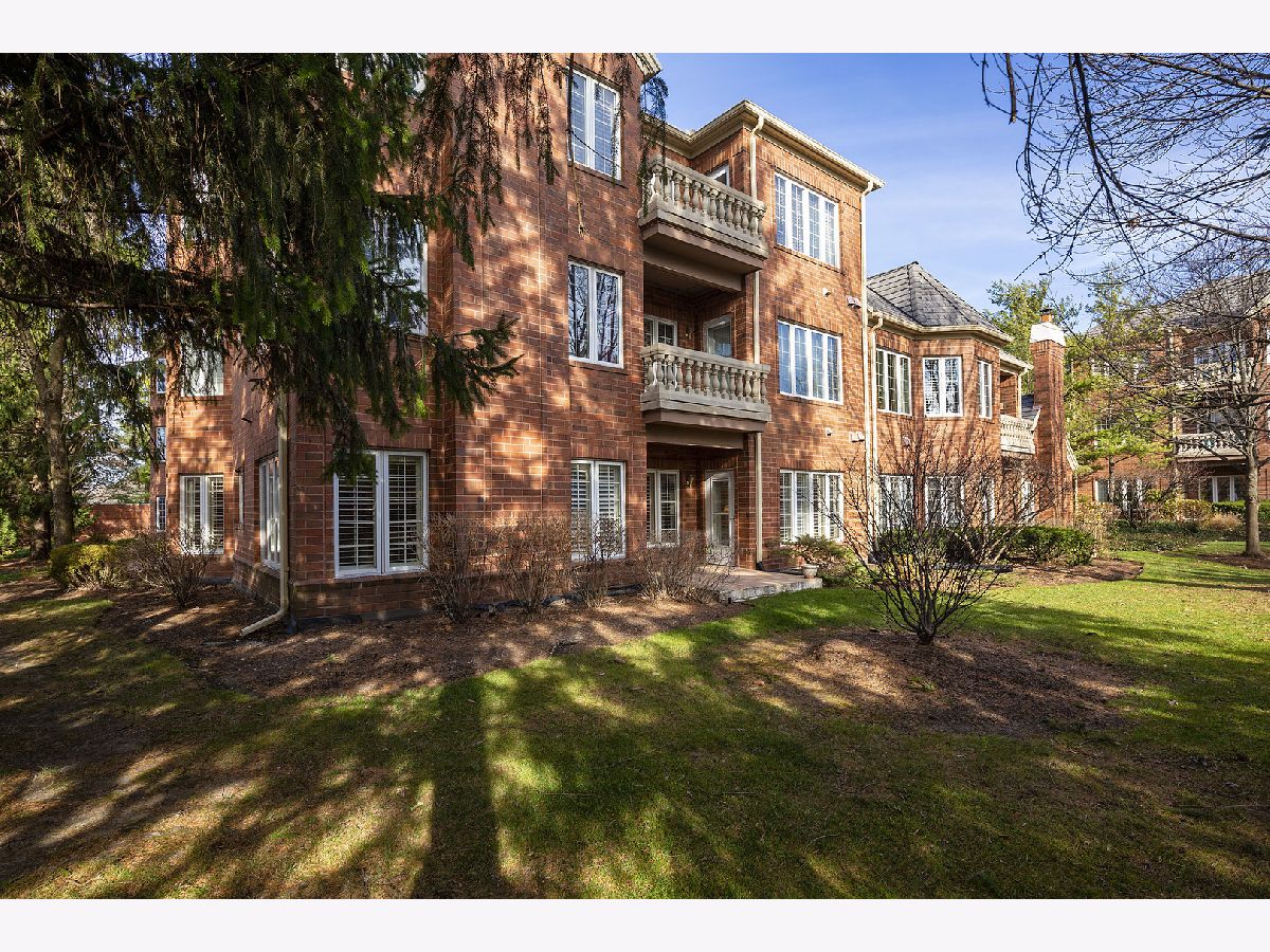 Homes & Condominiums Sold Regent Wood Northfield Illinois, 213 Regent Wood