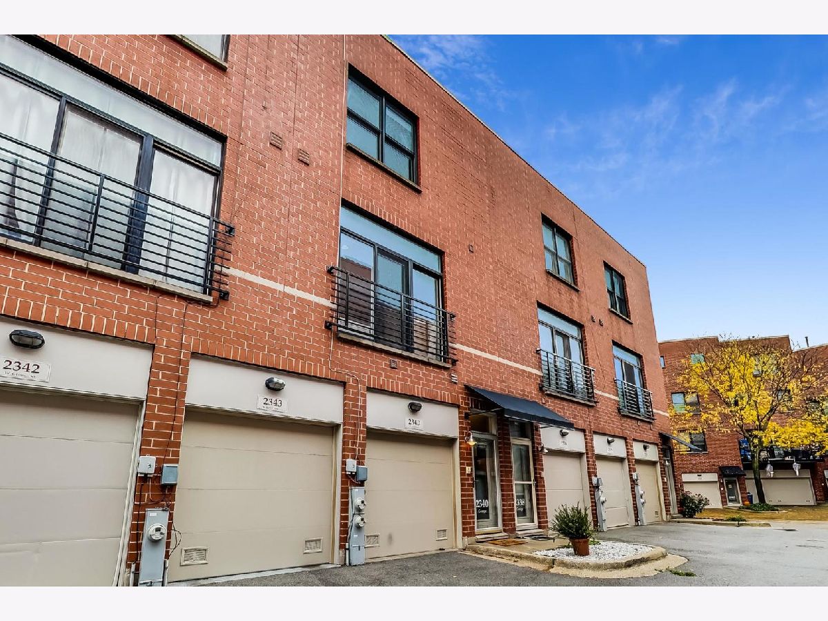 Townhomes & Homes Sold Riverwalk Chicago Illinois, 2340 George
