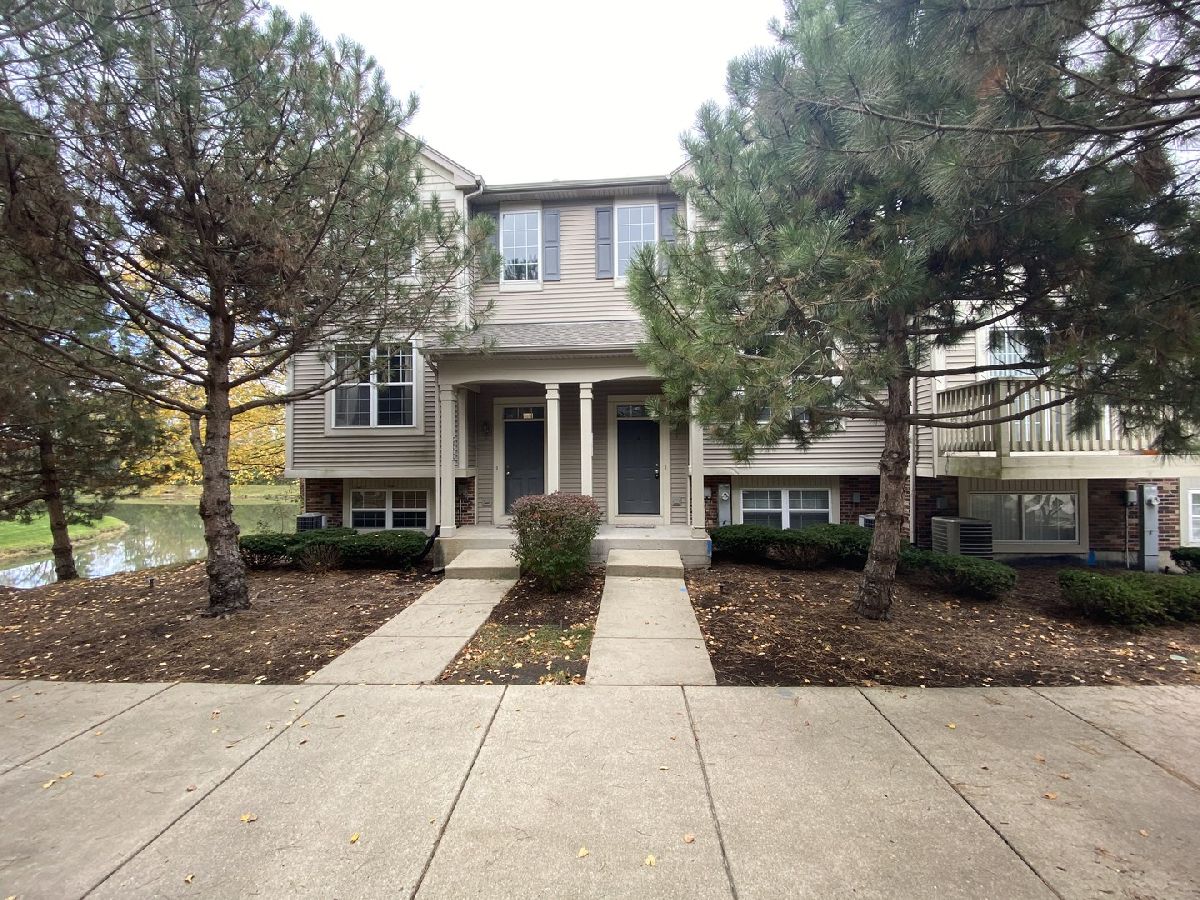 Townhomes Rented Pine Creek Lakemoor Illinois, 31762 Pineview