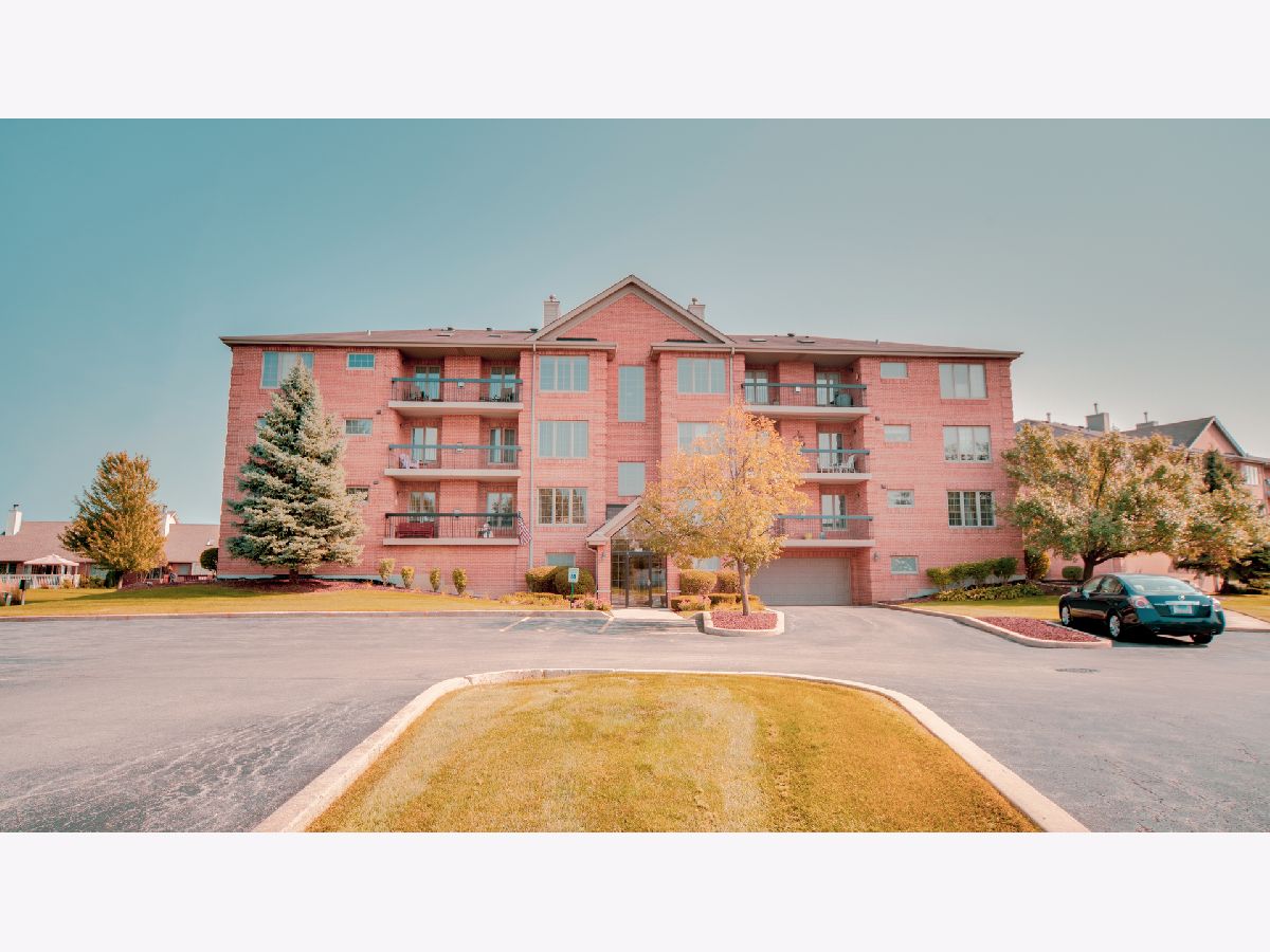 Condominiums Sold South Pointe Condos Tinley Park Illinois, 6741 Pointe