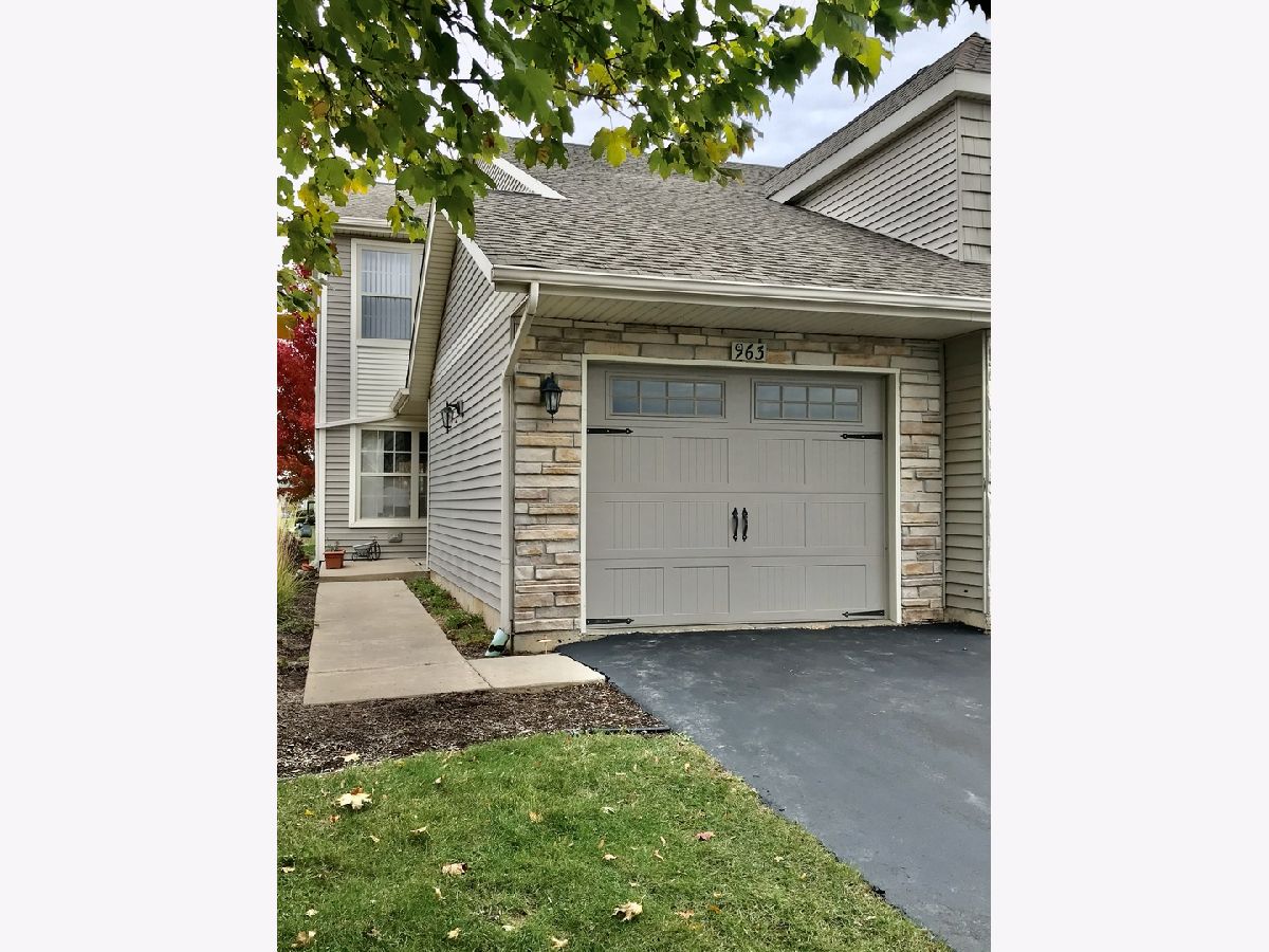 Condominiums Rented River Edge Sycamore Illinois, 963 Arvle
