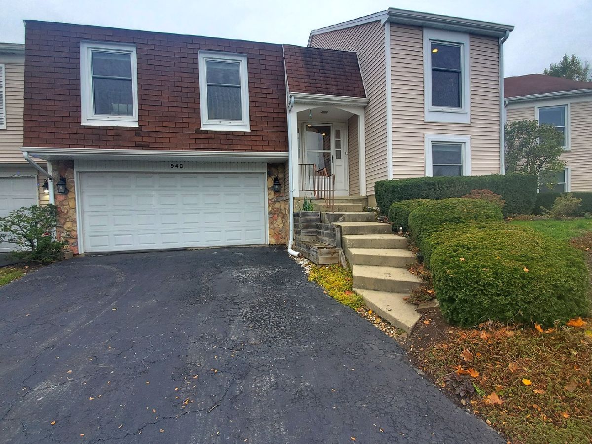 Homes & Townhomes Sold Heritage Place Buffalo Grove Illinois, 940 Burgess