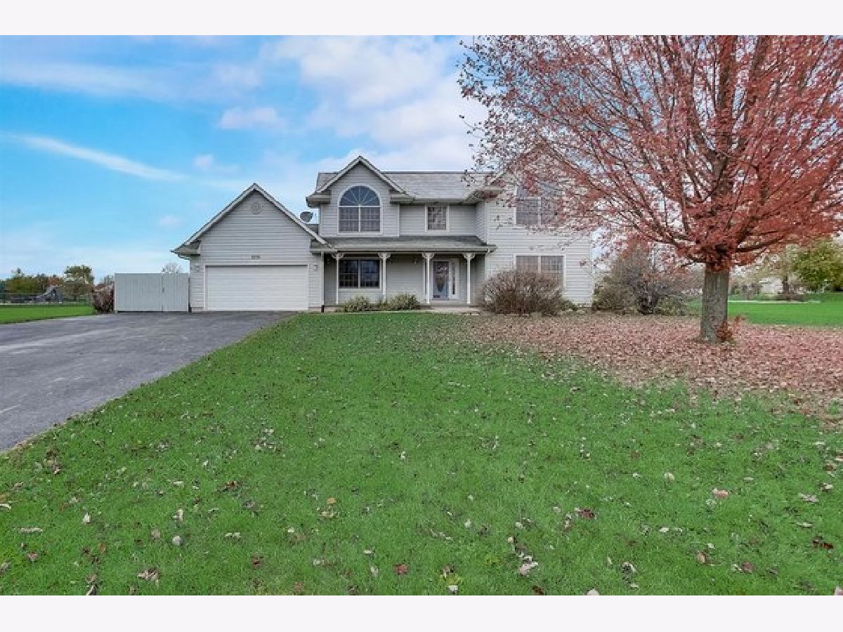 Homes Sold Whitetail Crossing Spring Grove Illinois, 8216 Squirrel