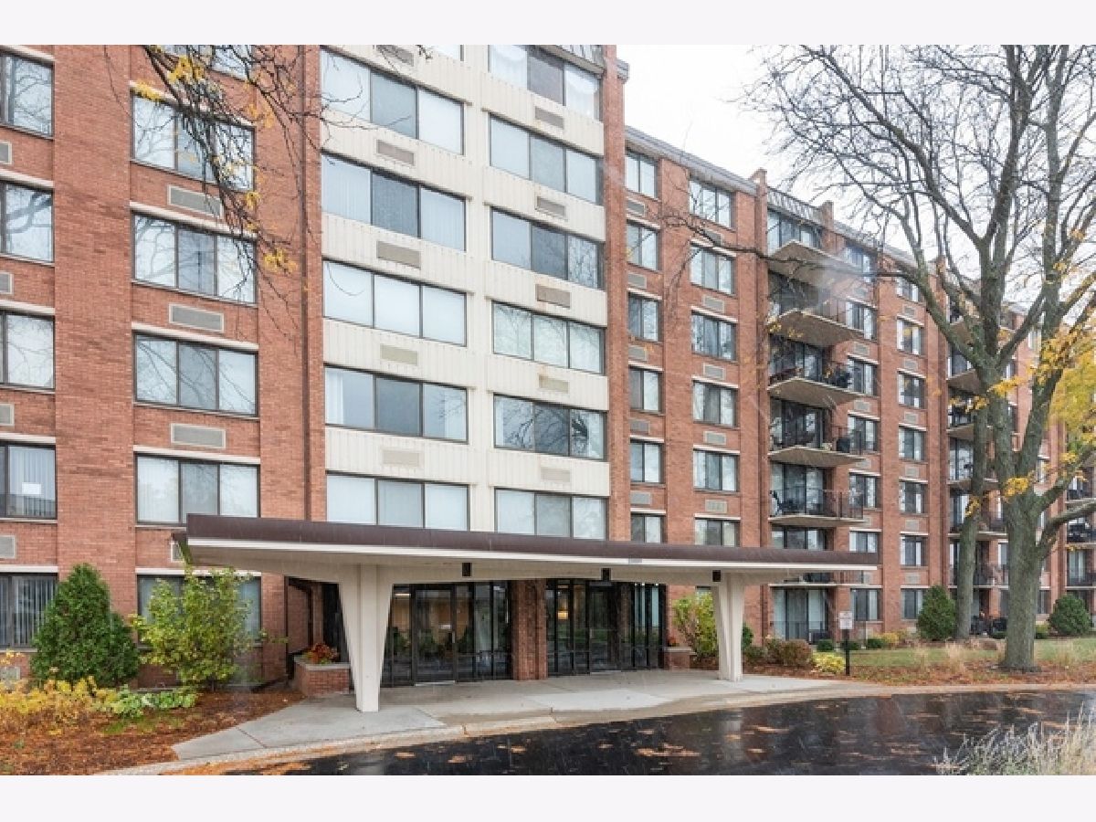 Condominiums Sold St Regis Lombard Illinois, 2000 Saint Regis