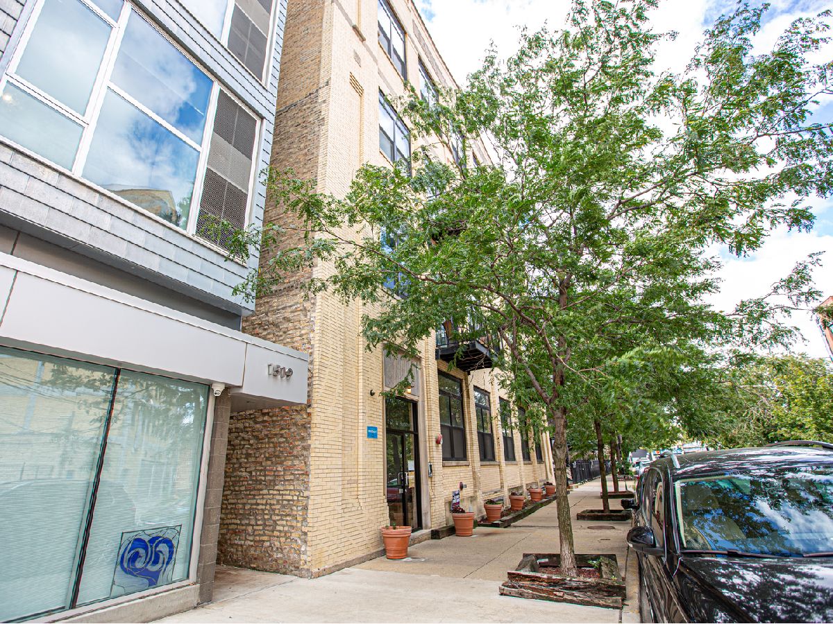 Condos & Townhomes Rented College Lofts Chicago Illinois, 1521 Haddon