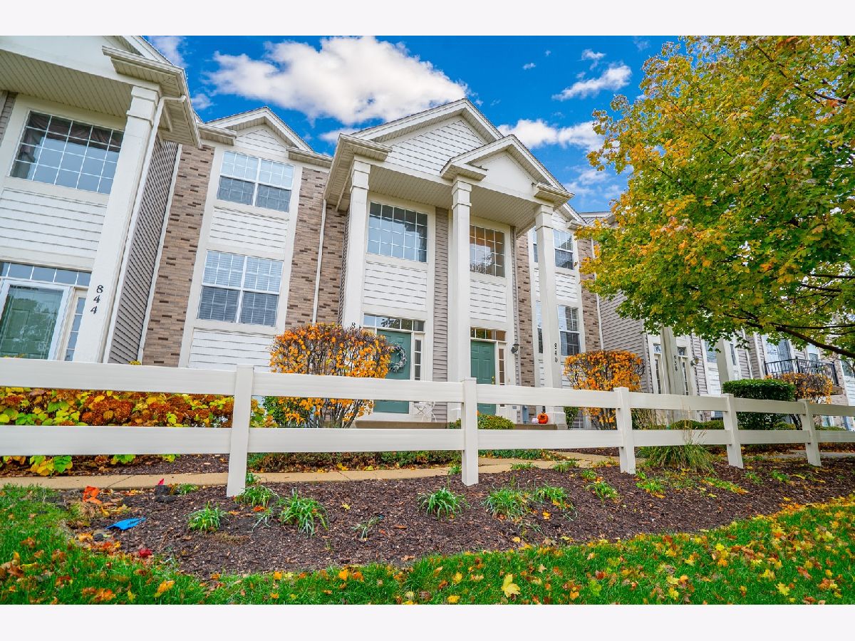 Townhomes Sold Summit Creek Shorewood Illinois, 840 Summit Creek