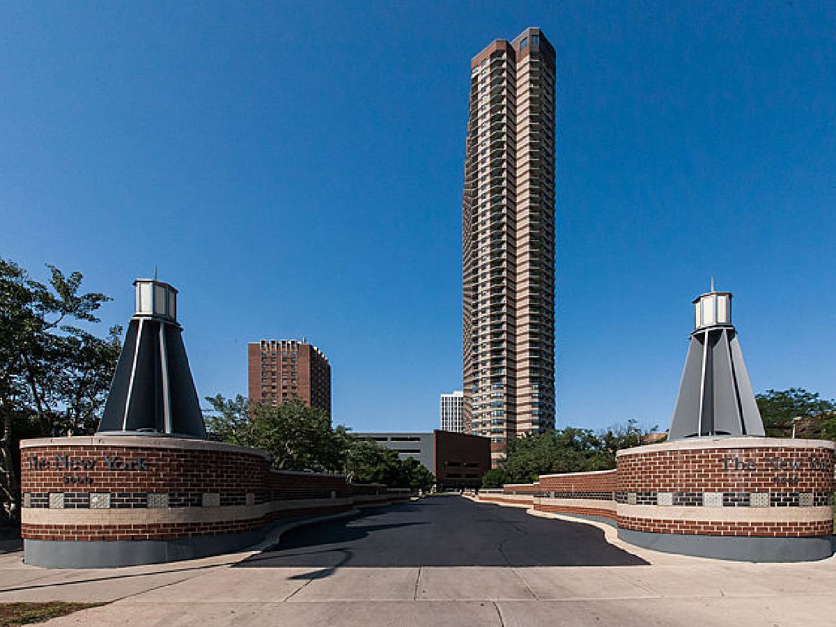 Condominiums Sold The New York Chicago Illinois, 3660 Lake Shore