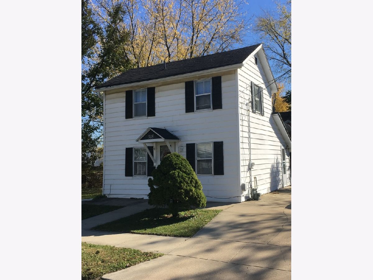  Rented Freeport Illinois, 315 Carpenter