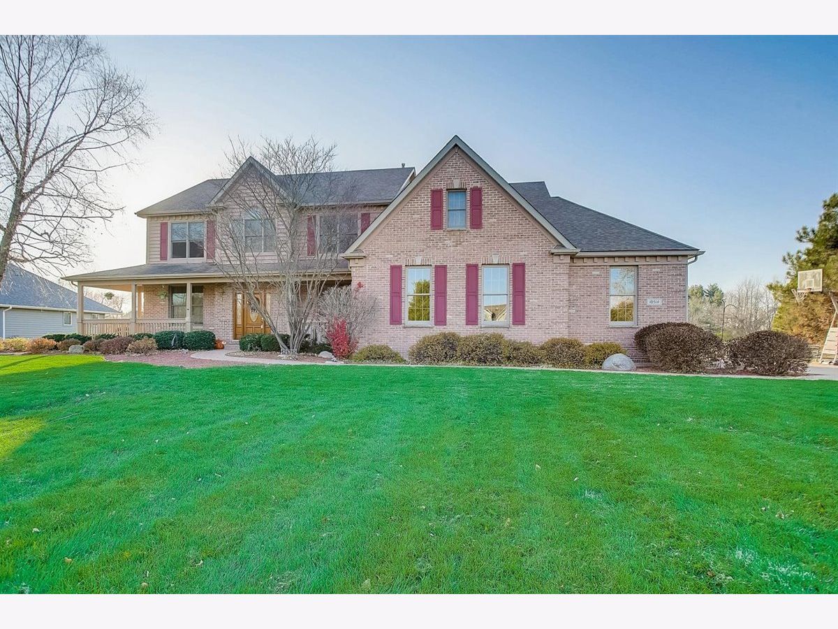 Homes Sold Thoroughbred Estates Woodstock Illinois, 10514 Arabian