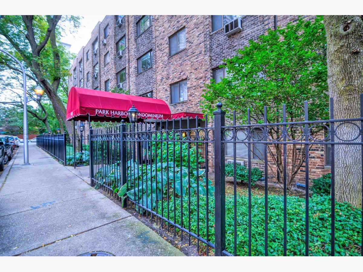 Condos & Townhomes Rented Park Harbor Chicago Illinois, 611 Patterson
