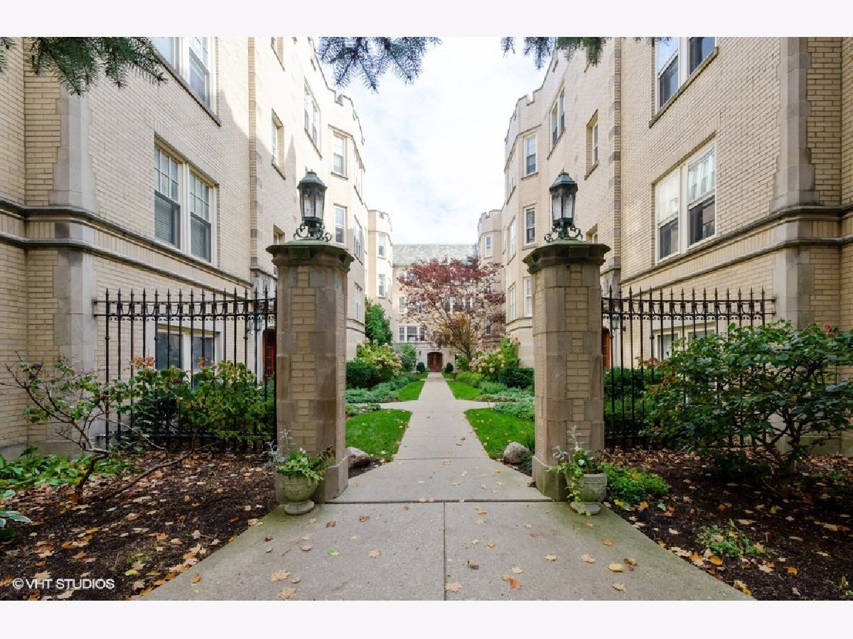 Condominiums Rented Forest Court Evanston Illinois, 823 Forest