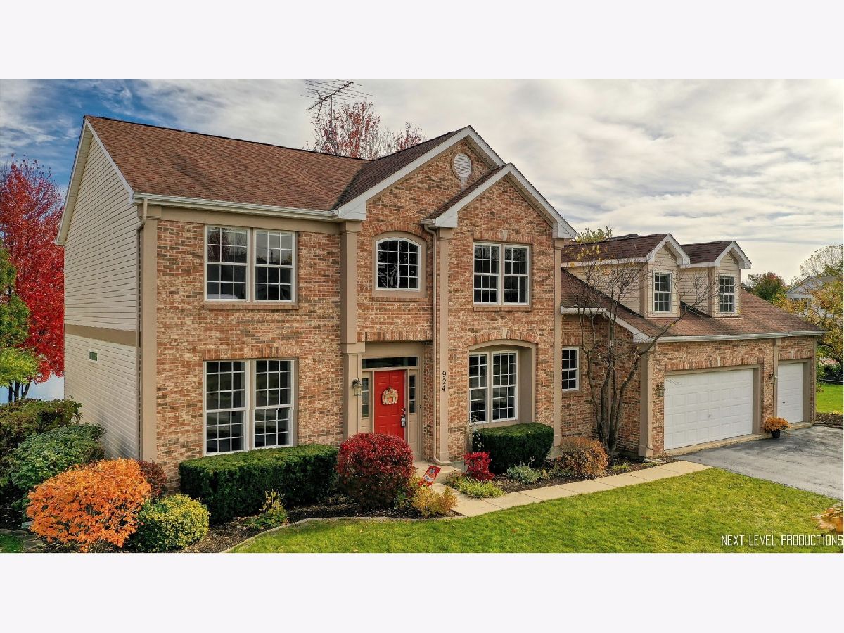 Homes Sold Vineyards Aurora Illinois, 924 Vineyard