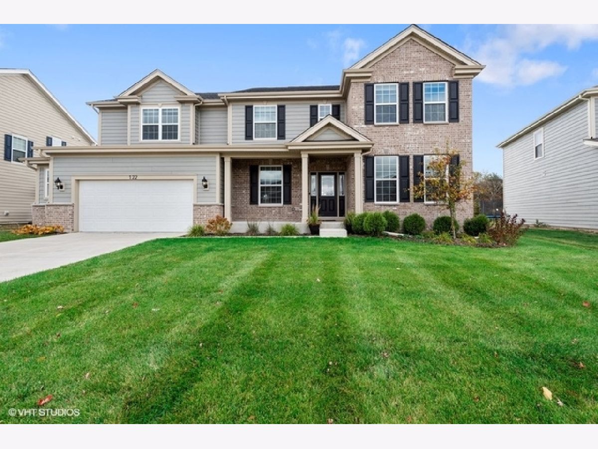 Homes Sold Stonebridge Hawthorn Woods Illinois, 122 Flint Creek