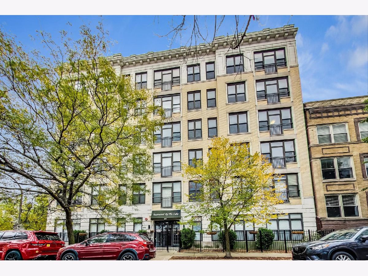 Condominiums Sold Eastwood By The Lake Chicago Illinois, 811 Eastwood