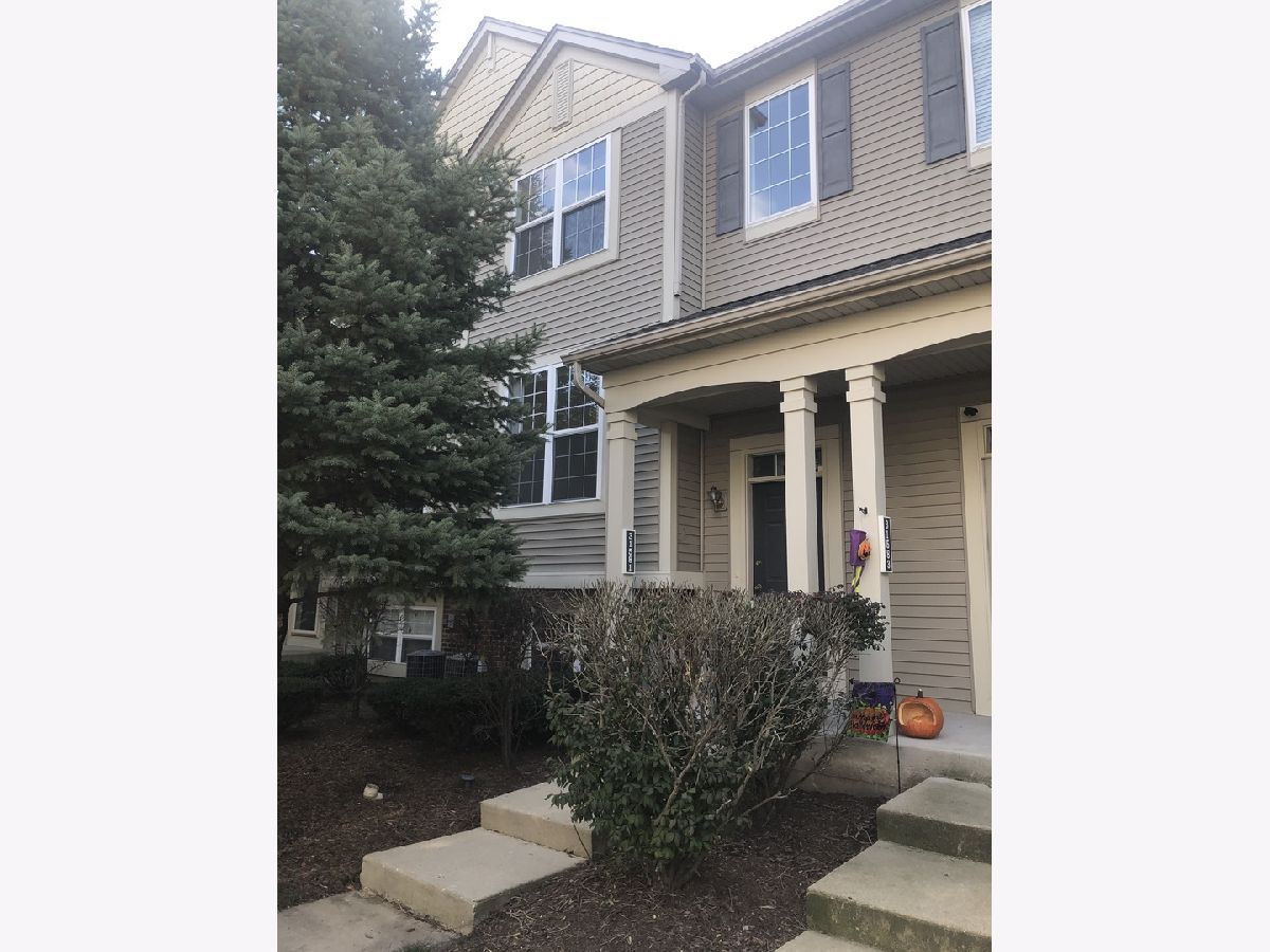 Townhomes & Condos & Homes Rented The Pines Of Lakemoor Lakemoor Illinois, 31581 Tallgrass