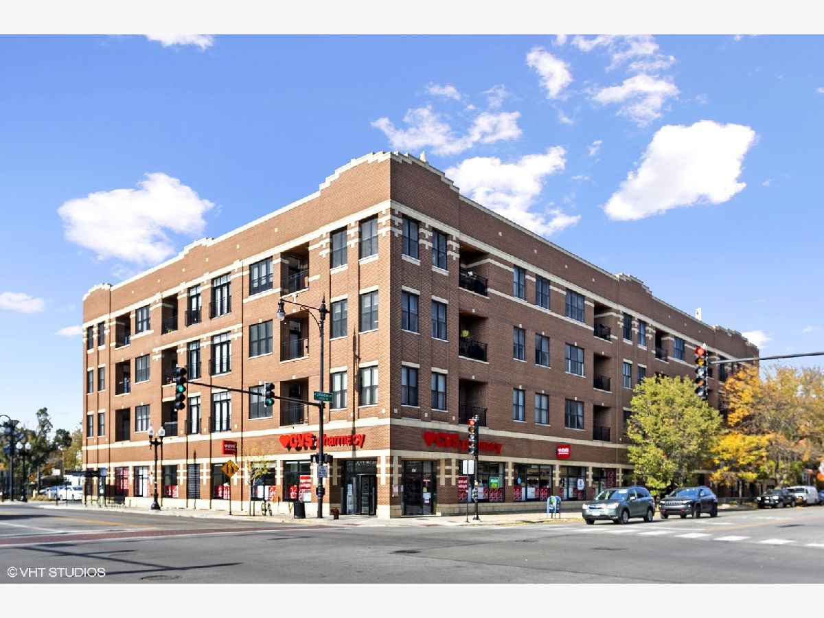 Condominiums & Homes Sold Ravenswood Square Chicago Illinois, 4814 Damen