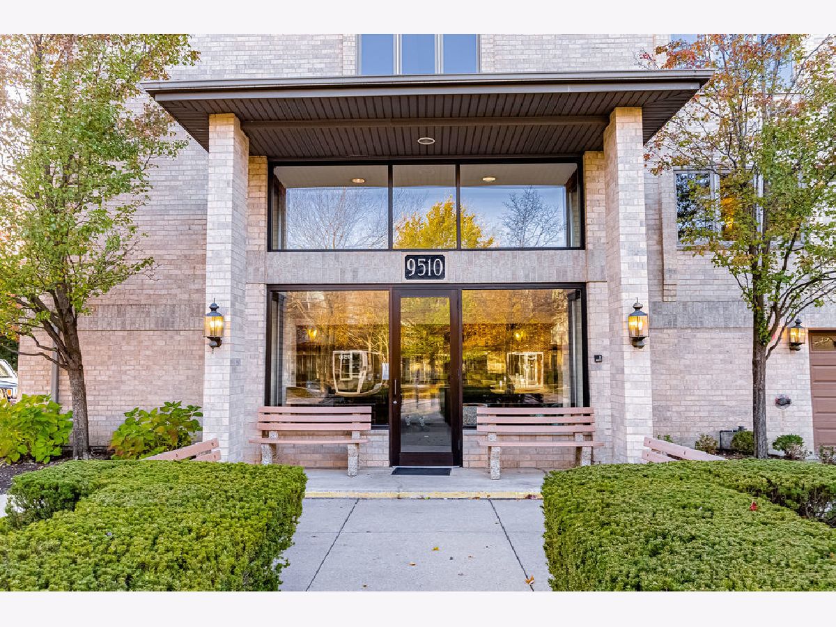 Condominiums Sold Heritage Oak Lawn Illinois, 9510 Kolmar