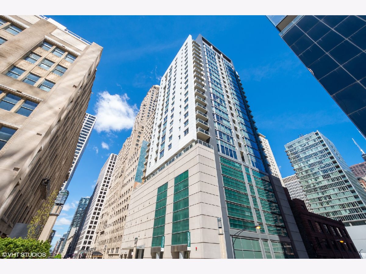 Condominiums Rented Avenue East Chicago Illinois, 160 Illinois