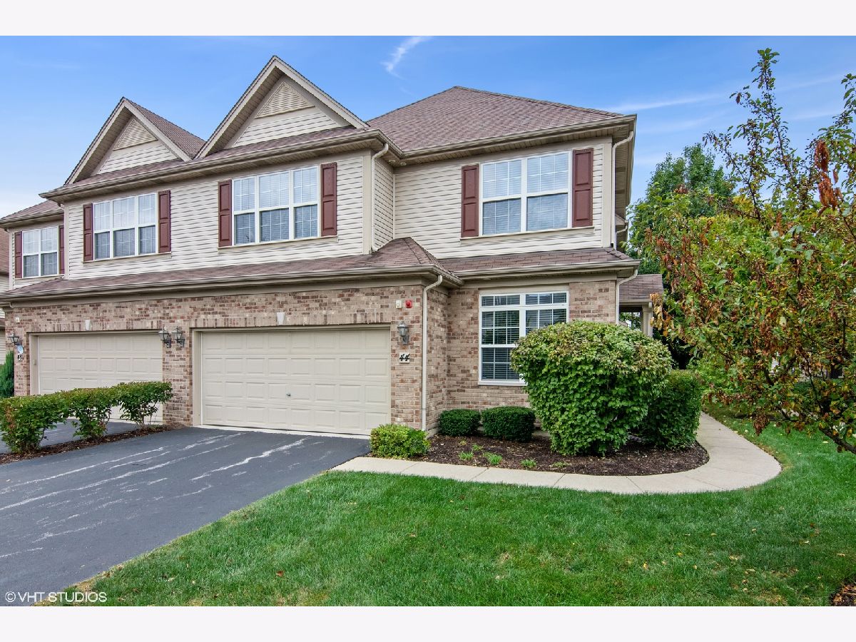 Townhomes Rented Oak Creek North Aurora Illinois, 44 Oak Creek
