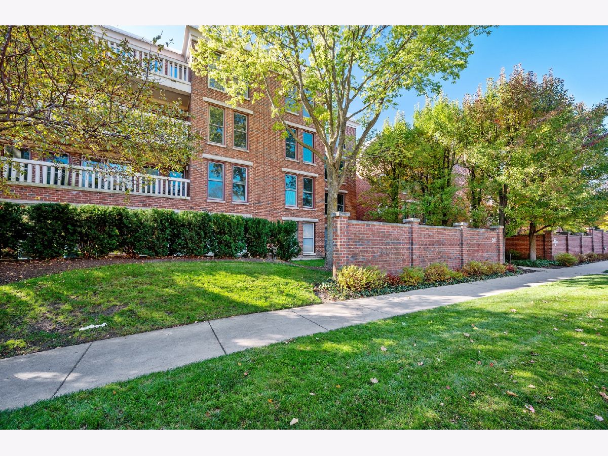 Condominiums Sold Hedge Row Winnetka Illinois, 360 Green Bay