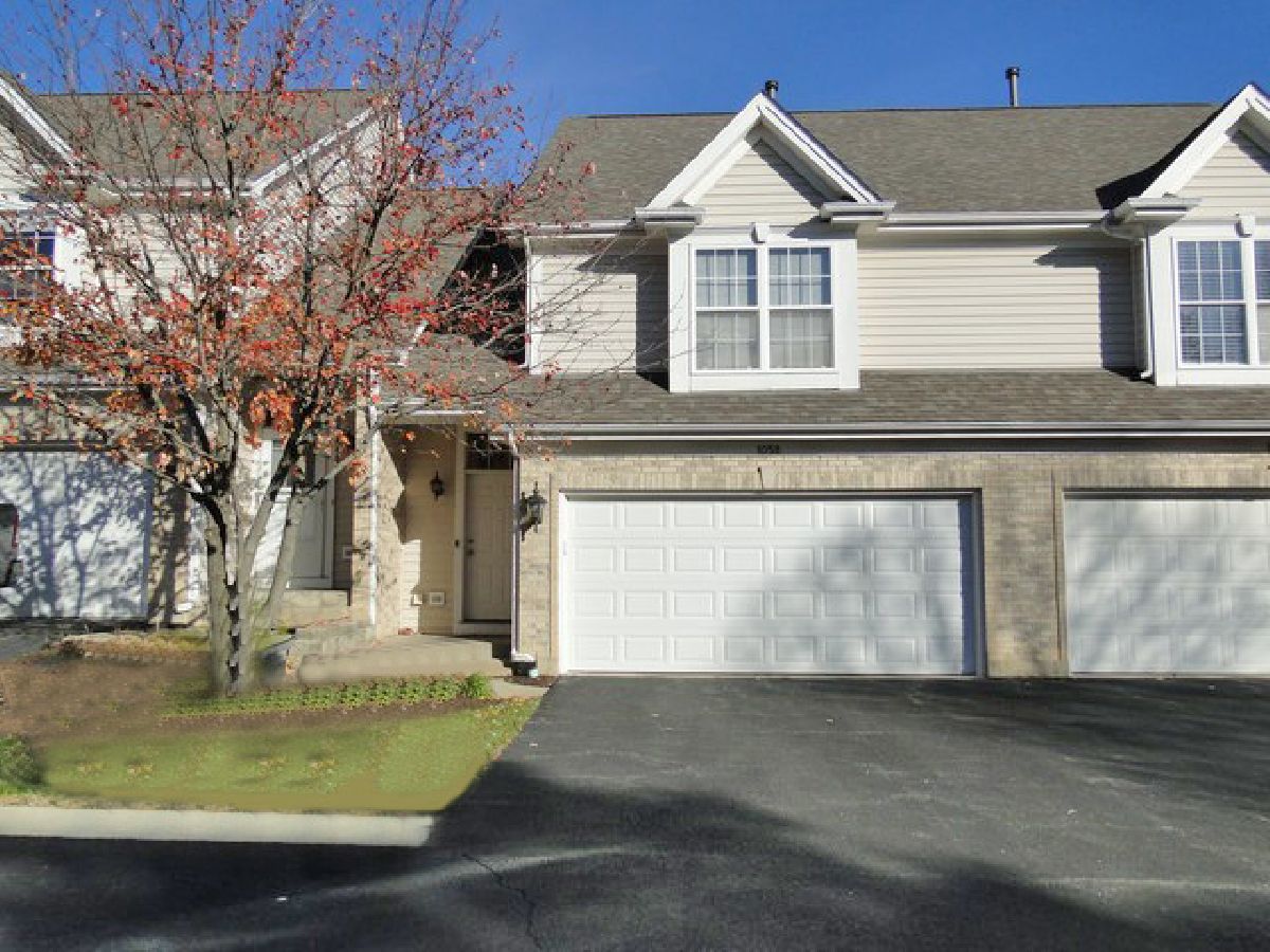 Townhomes Rented Newhaven Cary Illinois, 1058 Danbury