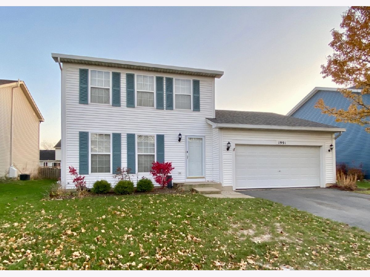 Townhomes & Homes Rented Lakewood Falls Club Romeoville Illinois, 1991 Tilson